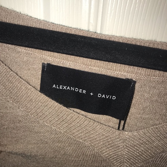 Alexander + David Oversized V-Neck Sweater - Picture 3 of 5